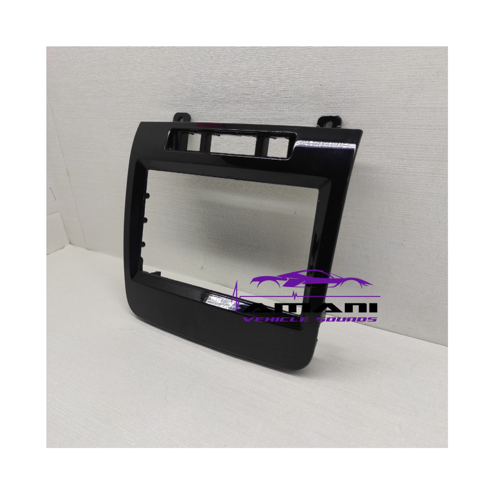 VW TOUAREG 2011 7"radio fascia
